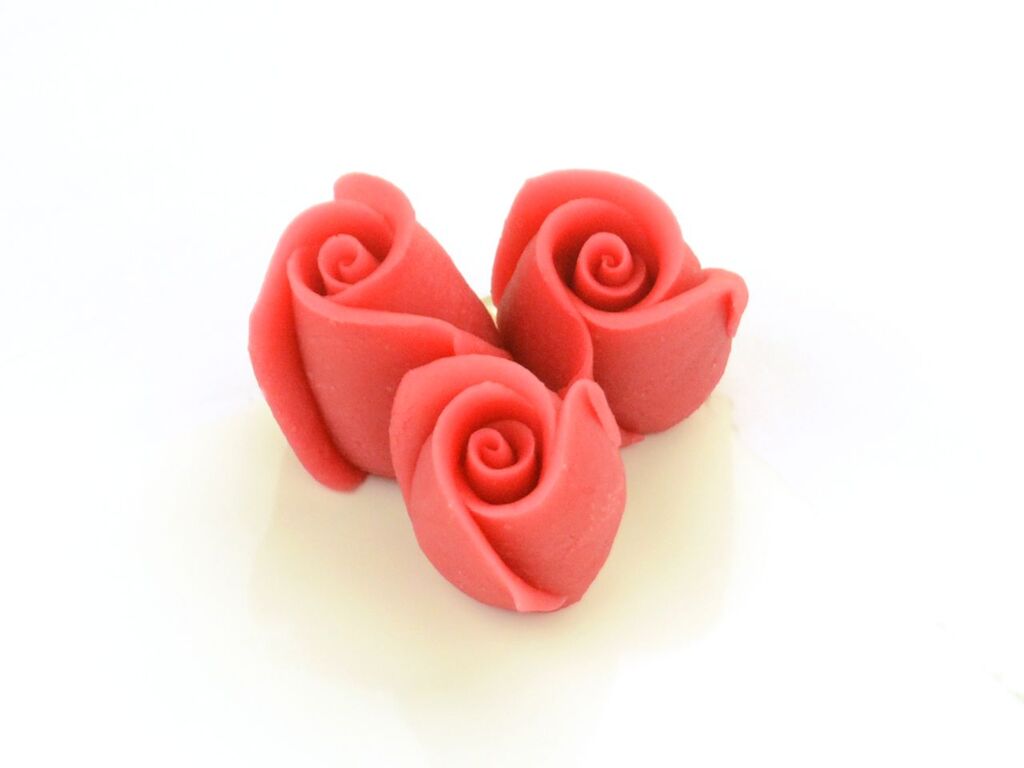 CM Basics Marzipan-Rosen klein rot 36 Stück