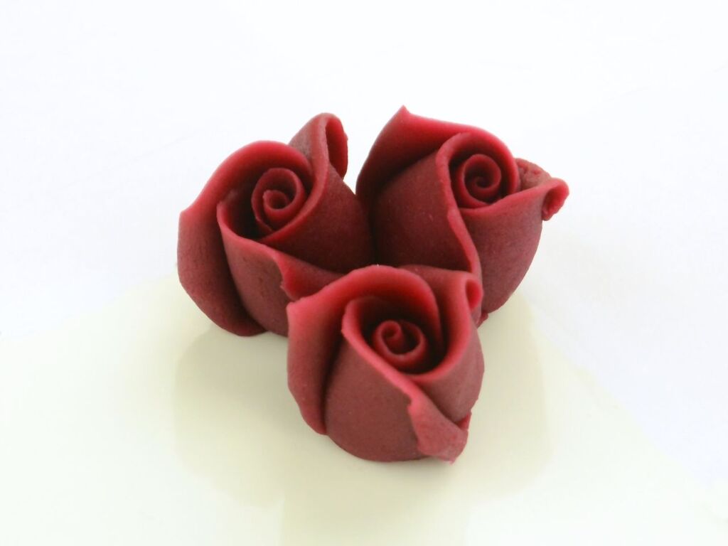 CM Basics Marzipan-Rosen klein bordeaux 36 Stück
