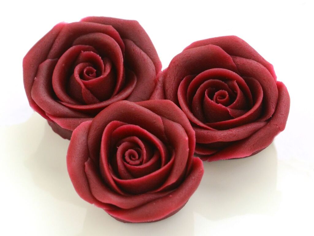 CM Basics Marzipan-Rosen groß bordeaux 16 Stück