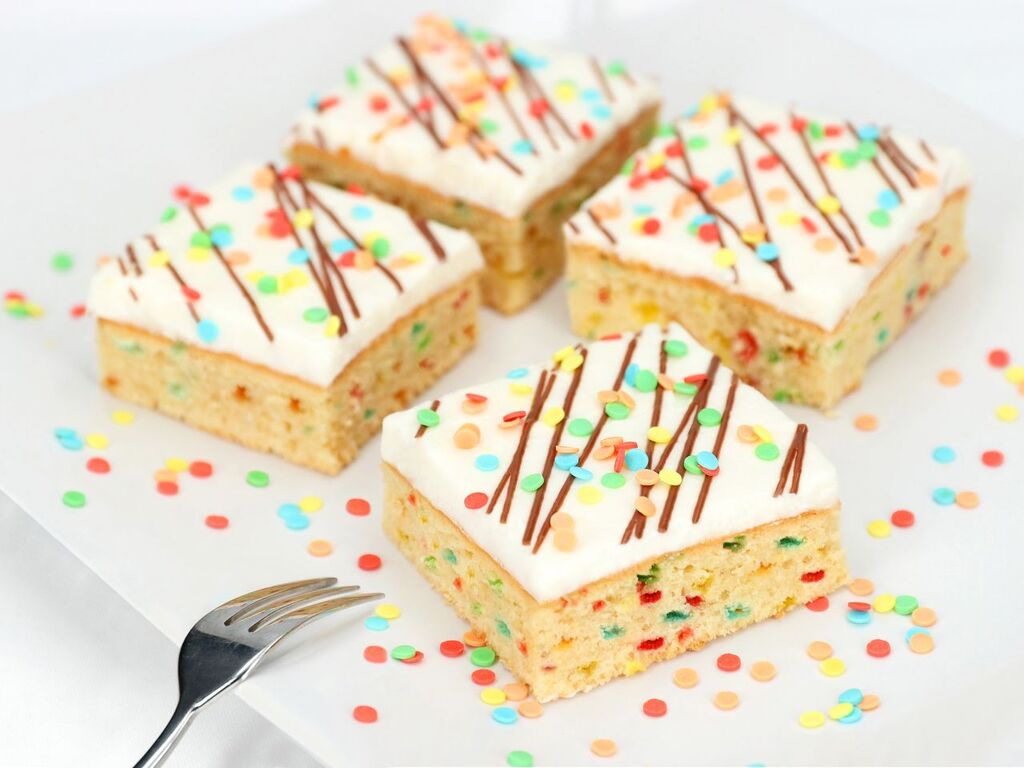 Cake Masters Confetti Cream Cake 750g