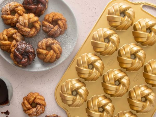 Nordic Ware 75th Anniversary Braided Mini Bundt Pan – Bild 3