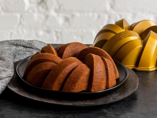 Nordic Ware -75th Anniversary Braided Bundt Pan – Bild 4