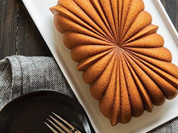 Nordic Ware Classic Fluted Loaf Pan – Bild 3