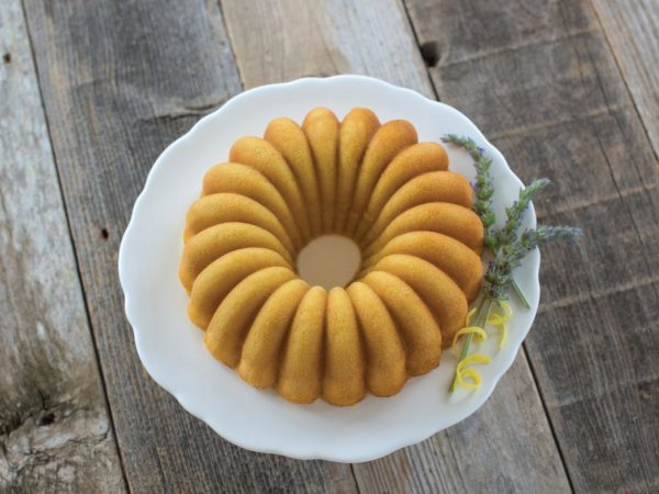 Nordic Ware Elegant Party Bundt Pan – Bild 3