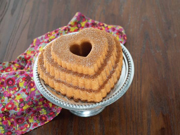 Nordic Ware Tiered Heart Bundt Pan – Bild 4