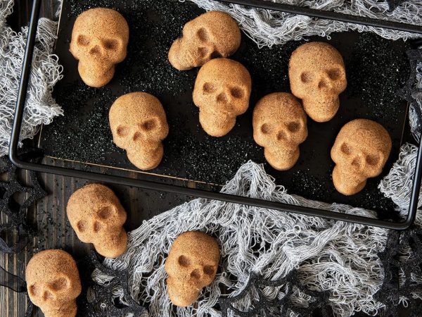 Nordic Ware Skull Bites Cakelet Pan – Bild 3