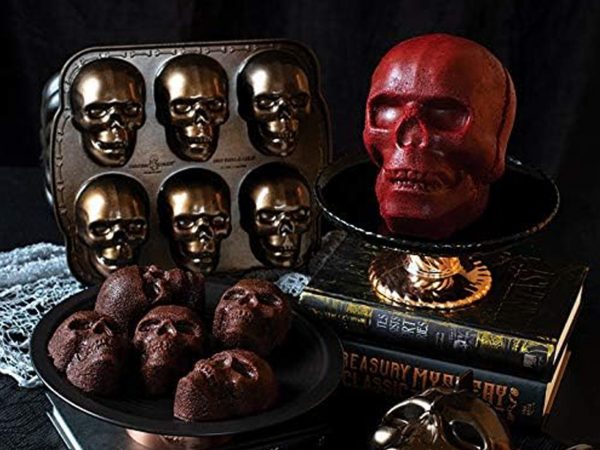 Nordic Ware Haunted Skull Cake Pan – Bild 3