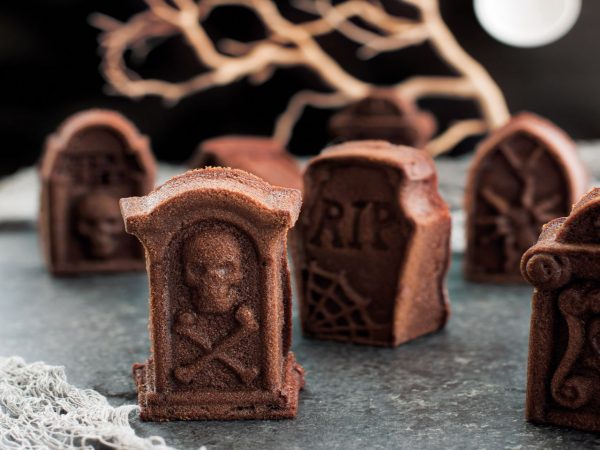 Nordic Ware Tombstone Cakelet Pan – Bild 4
