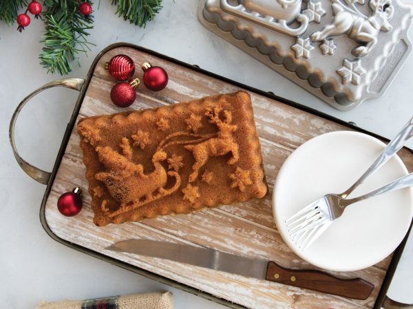 Nordic Ware Santa's Sleigh Loaf Pan – Bild 4