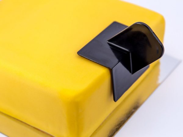 dekofee Fondant Glätter für scharfe Kanten – Bild 2